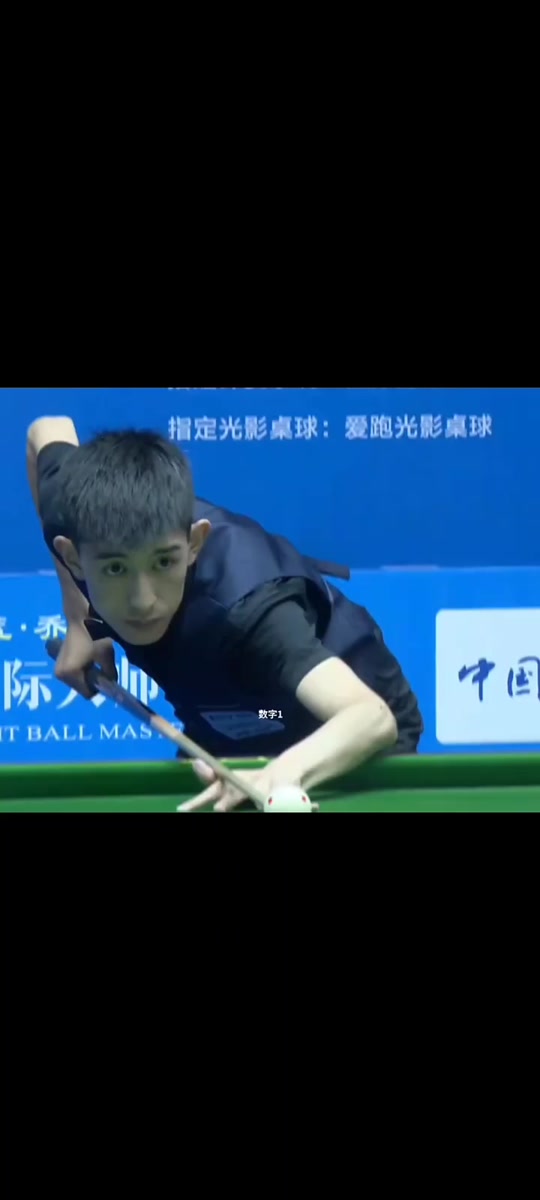 通过敏锐的 通过敏锐的