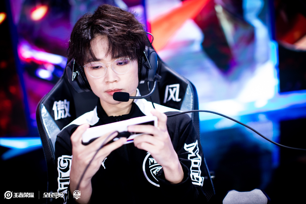 力成就了他 力成就了他