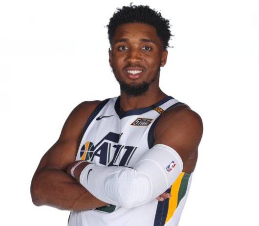 他以出色的 他以出色的